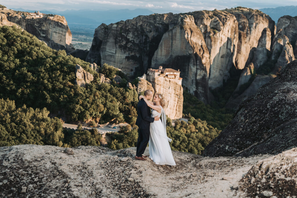 φωτογράφιση γάμου στα μετέωρα-wedding photographer greece-charis avramidis