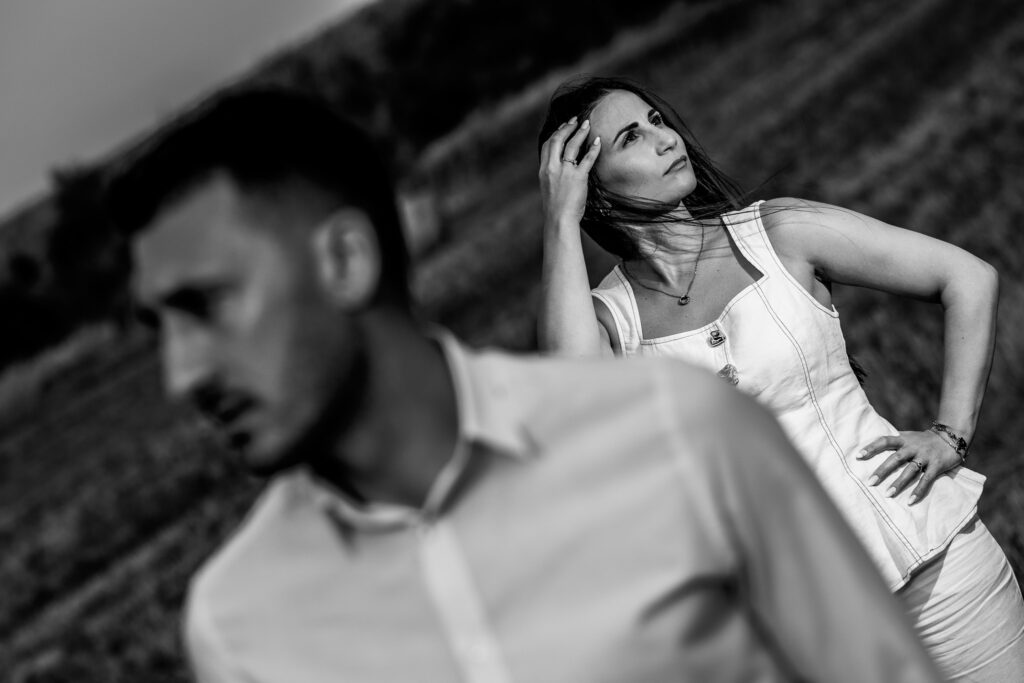 Επαγγελματική pre wedding φωτογράφιση με φυσικό φως και διαχρονική αισθητική